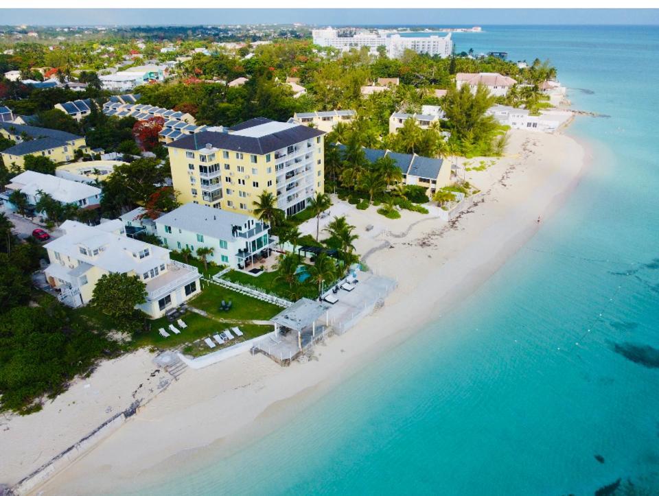 Studio, 100 Feet From The Beach Nassau Exterior foto
