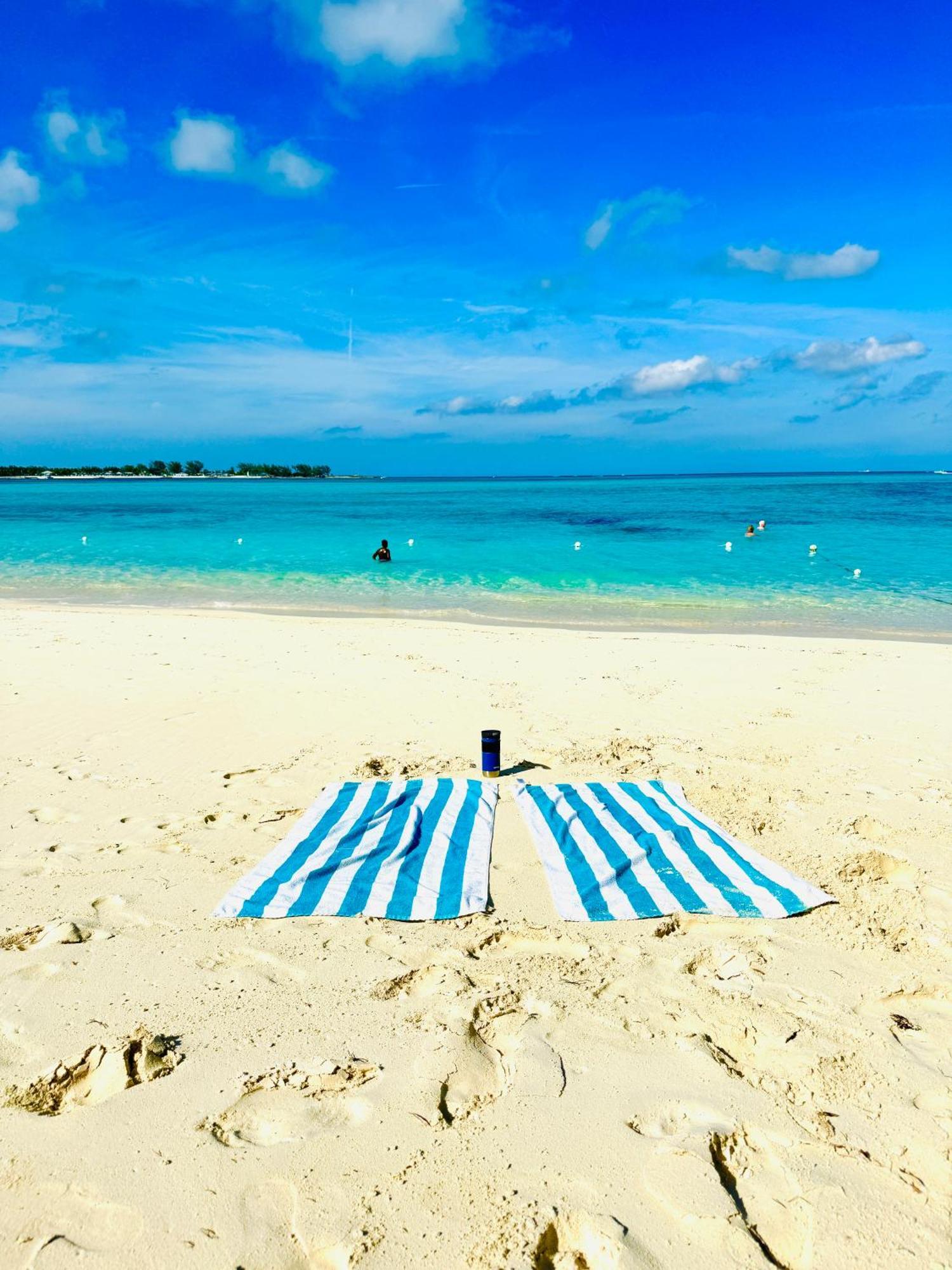 Studio, 100 Feet From The Beach Nassau Exterior foto
